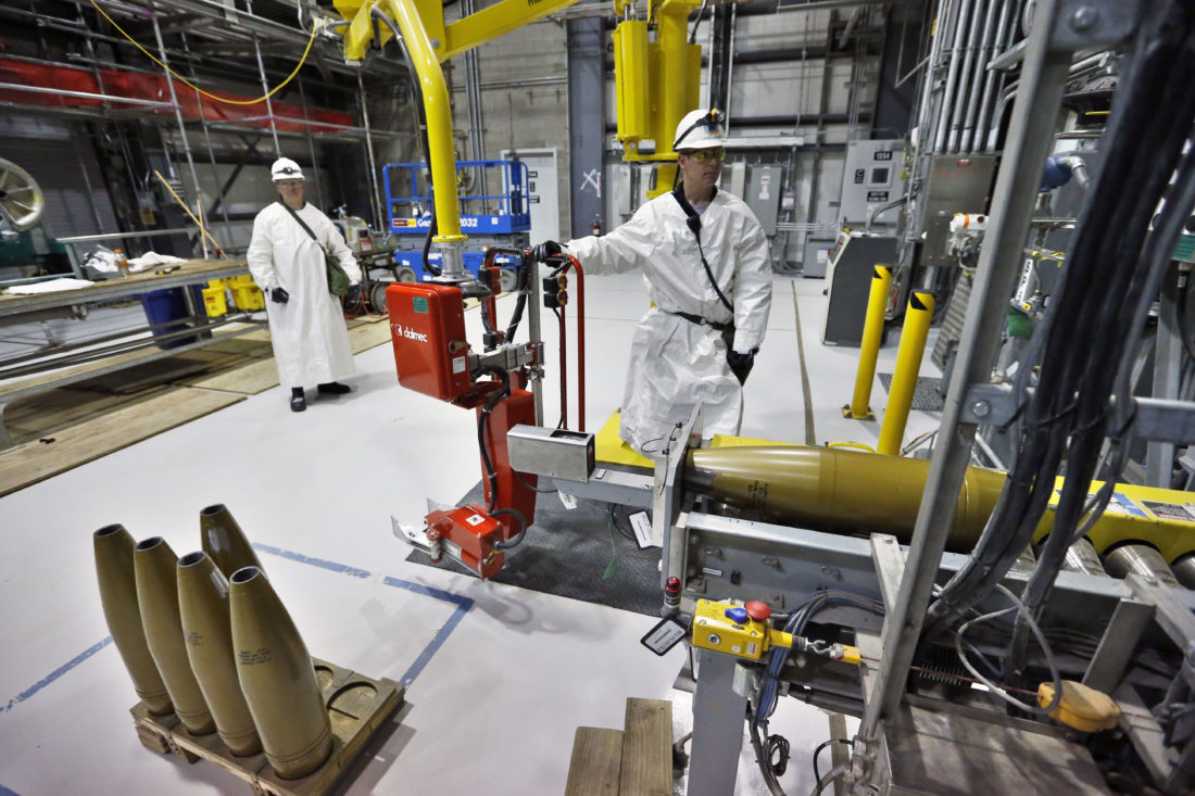 U.S. plant that destroys chemical weapons beset by difficulties 